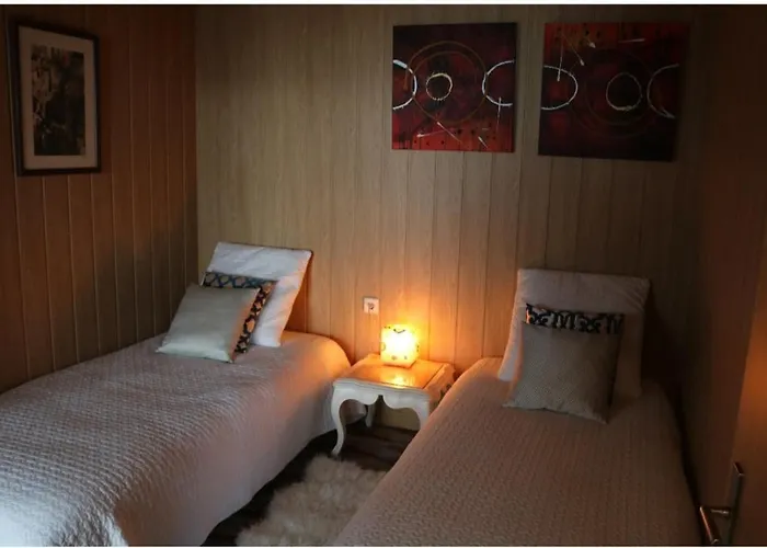 Room Near The Airport